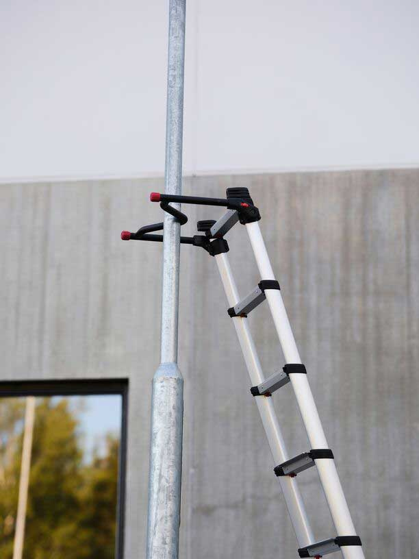 Toppst�d Prime mot stolpe